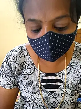 Snapshot of kanikasree chatting on 01.11.26 kanikasree online show from 01.11.26