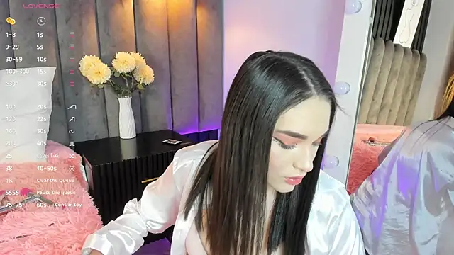 Snapshot of chelsea_bolton_ chatting on 09.12.25 chelsea bolton online show from 09.12.25