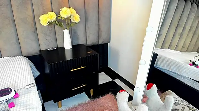 chelsea bolton  online show from 11.14.25