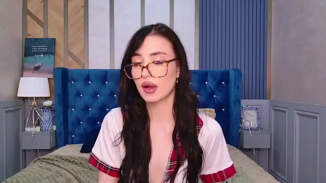 Snapshot of EmmaLawrens chatting on 02.16.25 EmmaLawrens online show from 02.16.25