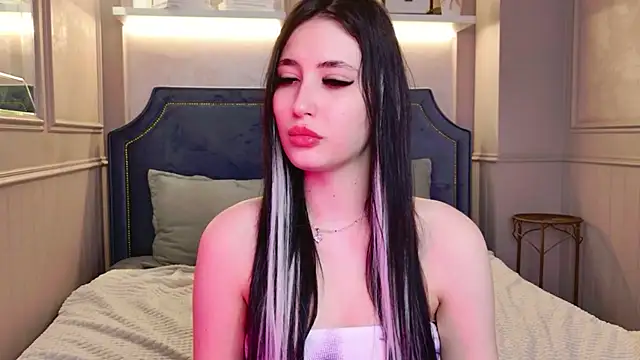 Snapshot of EmmaLawrens chatting on 03.25.26 EmmaLawrens online show from 03.25.26