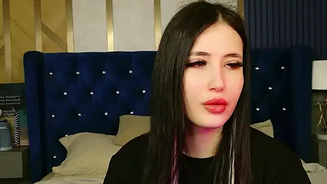 Snapshot of EmmaLawrens chatting on 04.01.26 EmmaLawrens online show from 04.01.26