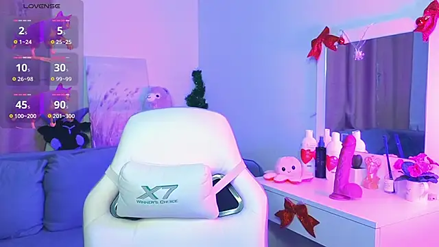 Snapshot of Emily__Mooree chatting on 01.30.25 Emily Mooree online show from 01.30.25