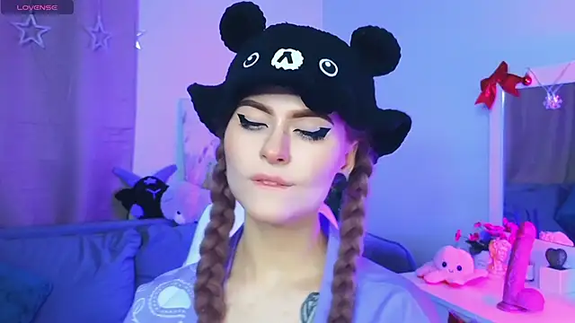 Snapshot of Emily__Mooree chatting on 02.03.25 Emily Mooree online show from 02.03.25