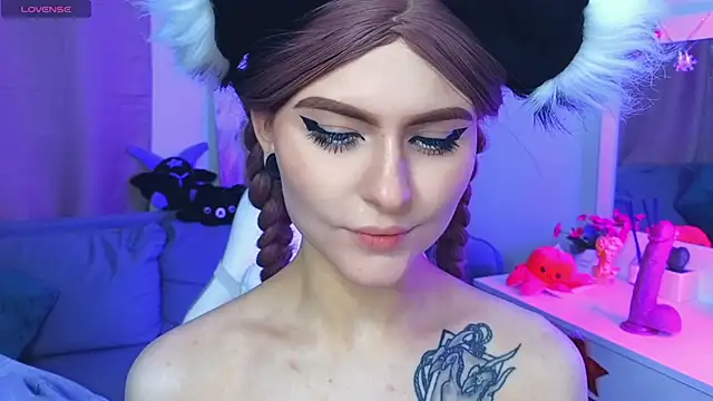 Snapshot of Emily__Mooree chatting on 02.03.25 Emily Mooree online show from 02.03.25