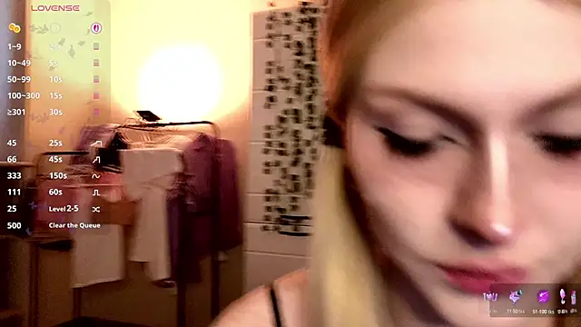 Snapshot of Emily__Mooree chatting on 10.10.25 Emily Mooree online show from 10.10.25