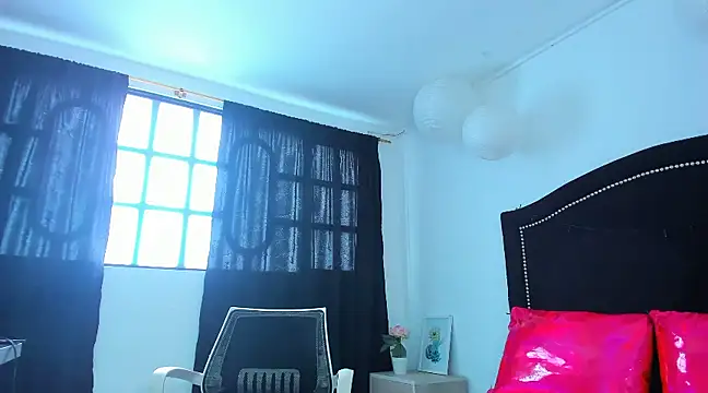 Cleo Hott online show from 02.04.25