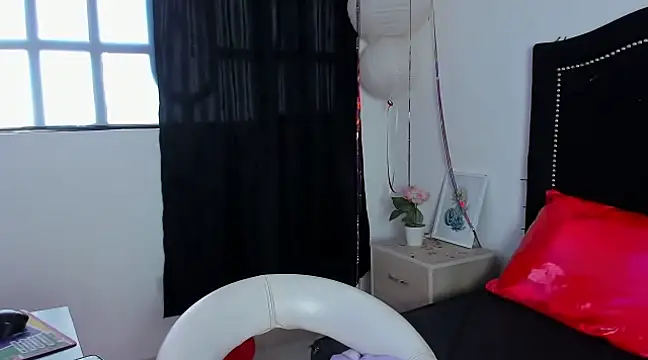 Cleo Hott online show from 02.25.25