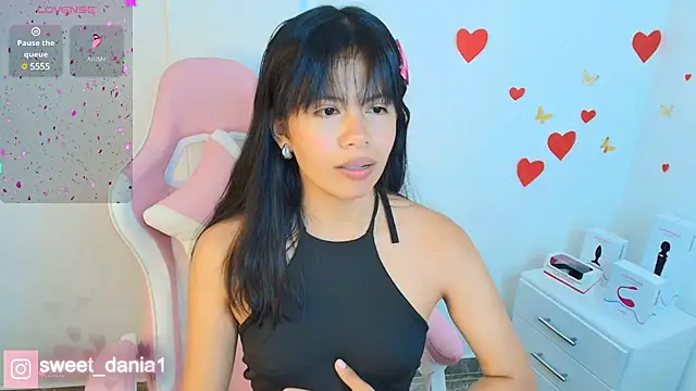 Snapshot of sweet_dania_ chatting on 02.26.25 sweet dania online show from 02.26.25