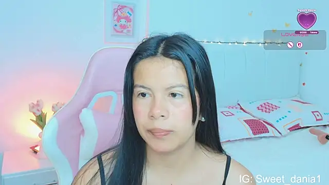 Snapshot of sweet_dania_ chatting on 09.13.25 sweet dania online show from 09.13.25