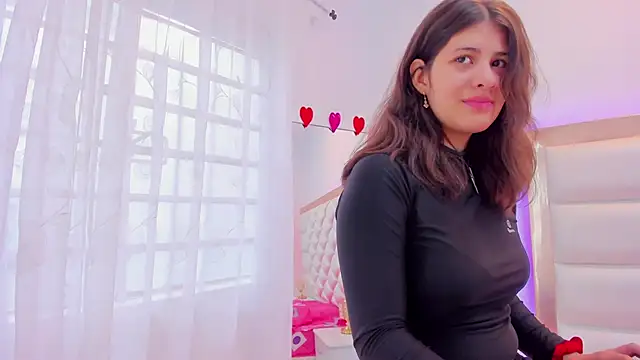 Snapshot of MiaQueen021 chatting on 03.07.25 MiaQueen021 online show from 03.07.25