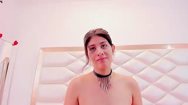 Snapshot of MiaQueen021 chatting on 03.12.25 MiaQueen021 online show from 03.12.25