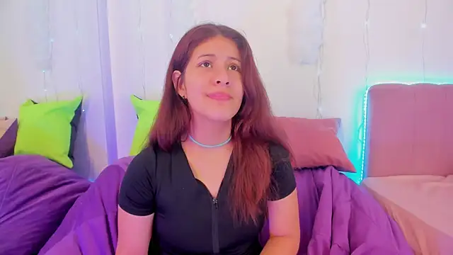 Snapshot of MiaQueen021 chatting on 10.07.25 MiaQueen021 online show from 10.07.25