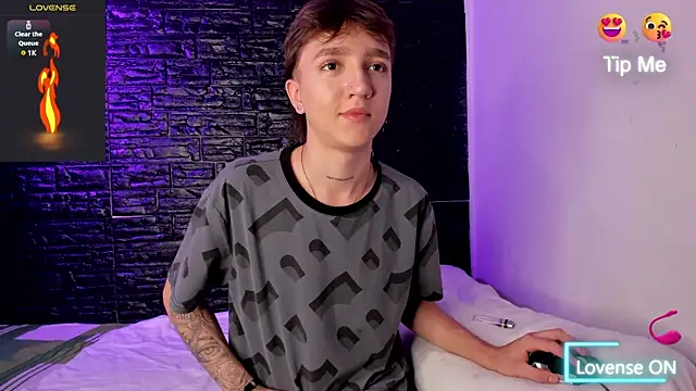 Snapshot of jeremy_salvatore chatting on 03.19.25 jeremy salvatore online show from 03.19.25