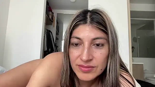 LunaBeya online show from 04.13.26