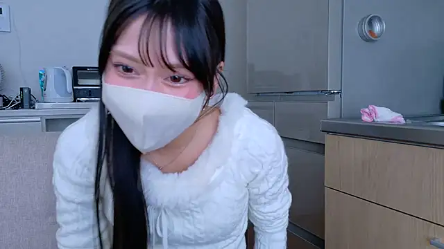 Snapshot of riken_jp chatting on 10.26.25 riken jp online show from 10.26.25