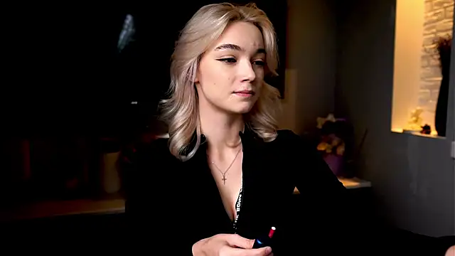 Snapshot of ileanacampbe chatting on 01.28.25 ileanacampbe online show from 01.28.25