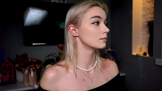 Snapshot of ileanacampbe chatting on 02.01.25 ileanacampbe online show from 02.01.25