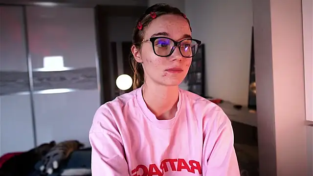 Snapshot of ileanacampbe chatting on 10.25.25 ileanacampbe online show from 10.25.25