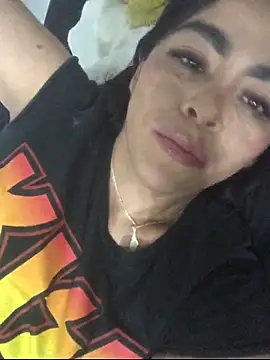 Snapshot of lashula chatting on 11.08.25 lashula online show from 11.08.25