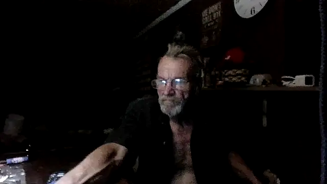 Snapshot of Aldick68 chatting on 04.28.26 Aldick68 online show from 04.28.26