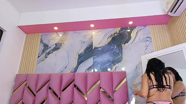 hotiergirl online show from 11.17.25