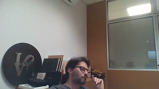 Snapshot of Cellino4 chatting on 03.06.25 Cellino4 online show from 03.06.25