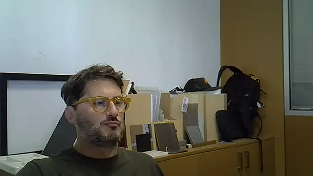 Snapshot of Cellino4 chatting on 09.13.25 Cellino4 online show from 09.13.25