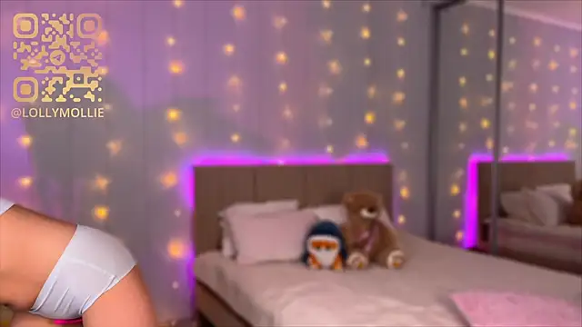 Mercedes Robinson online show from 02.23.25