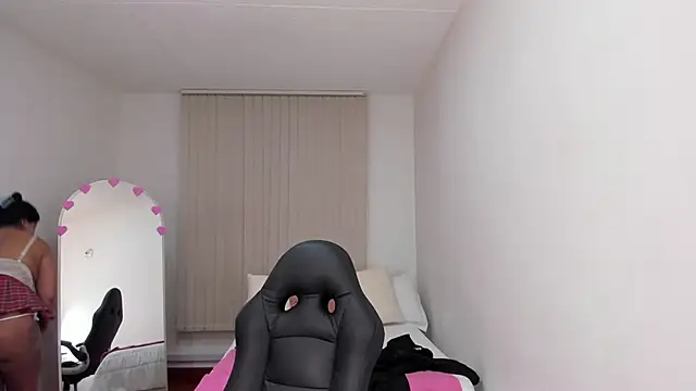  Daniela hot 1 online show from 02.23.25