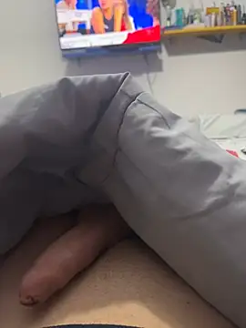 Snapshot of lucarioos06 chatting on 01.13.25 lucarioos06 online show from 01.13.25