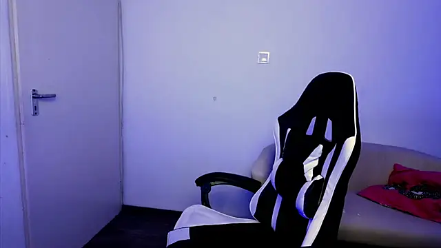 ShyHotNerd online show from 11.10.25