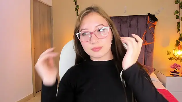 Snapshot of Dahlia_Rousse chatting on 10.03.25 Dahlia Rousse online show from 10.03.25