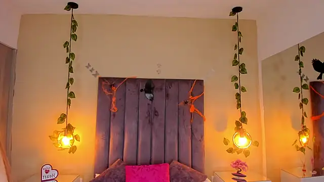 Snapshot of Dahlia_Rousse chatting on 10.11.25 Dahlia Rousse online show from 10.11.25