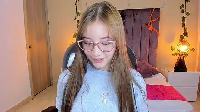 Snapshot of Dahlia_Rousse chatting on 10.14.25 Dahlia Rousse online show from 10.14.25