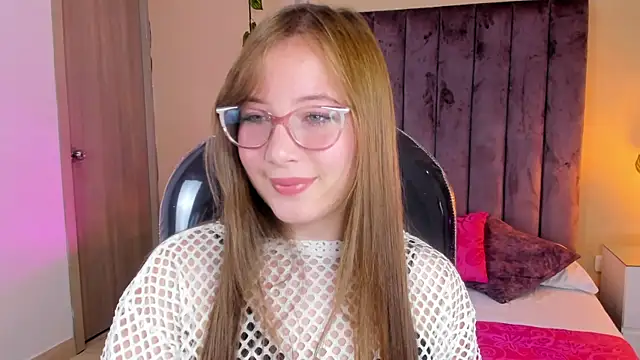 Snapshot of Dahlia_Rousse chatting on 10.28.25 Dahlia Rousse online show from 10.28.25