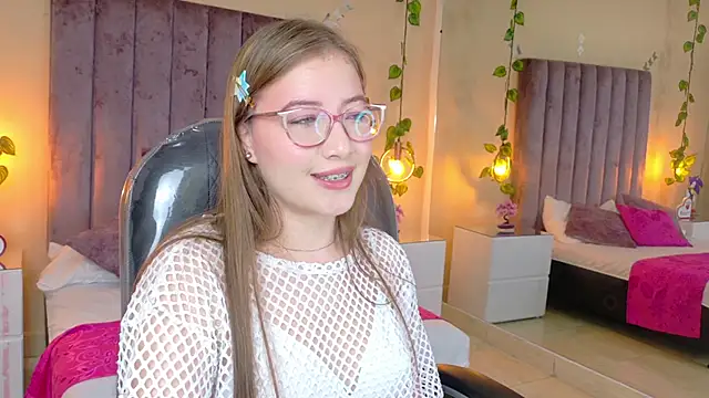 Snapshot of Dahlia_Rousse chatting on 02.19.26 Dahlia Rousse online show from 02.19.26