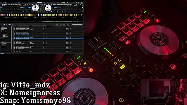 Snapshot of vittote chatting on 02.20.25 vittote online show from 02.20.25