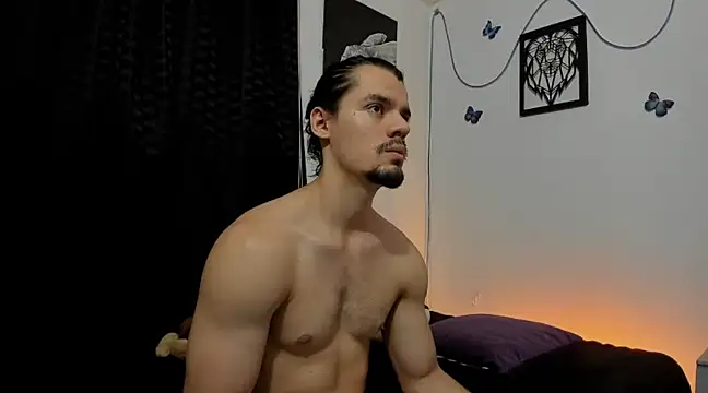 Snapshot of maxi_styles chatting on 01.12.25 maxi styles online show from 01.12.25