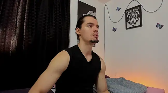 Snapshot of maxi_styles chatting on 02.13.25 maxi styles online show from 02.13.25