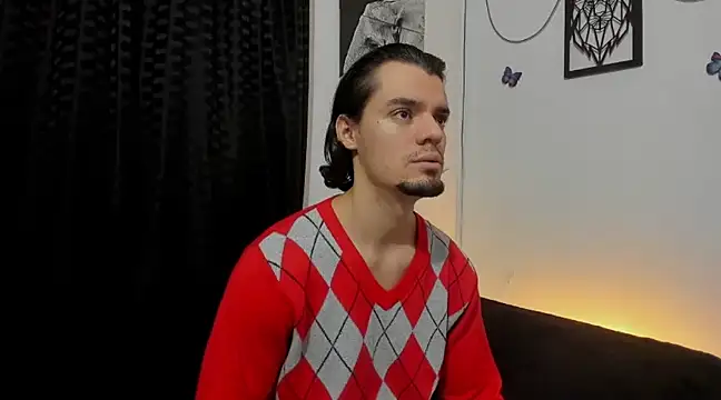 Snapshot of maxi_styles chatting on 02.24.25 maxi styles online show from 02.24.25