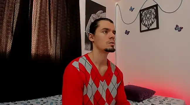 Snapshot of maxi_styles chatting on 02.26.25 maxi styles online show from 02.26.25