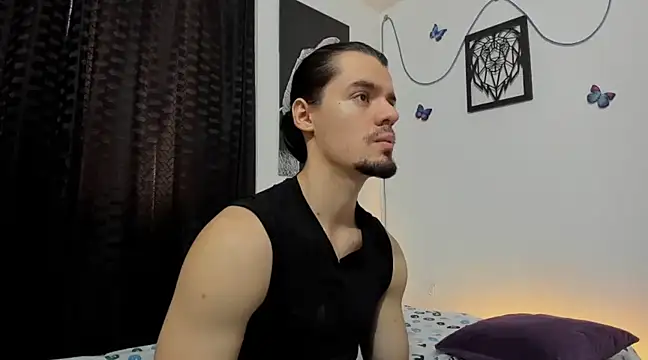 Snapshot of maxi_styles chatting on 03.04.25 maxi styles online show from 03.04.25