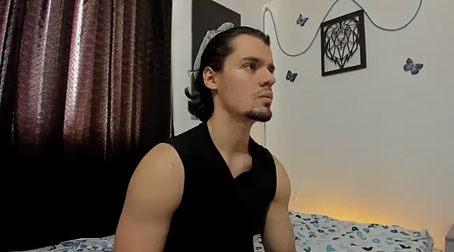 Snapshot of maxi_styles chatting on 03.15.25 maxi styles online show from 03.15.25