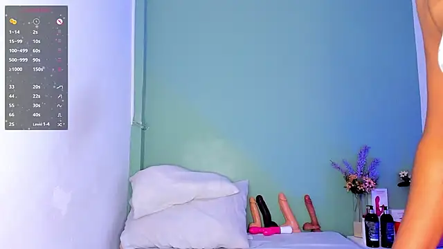 LovelyNickii online show from 03.10.25