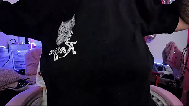 Snapshot of amyswallow7 chatting on 12.02.25 amyswallow7 online show from 12.02.25