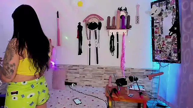 amyswallow7 online show from 04.29.26