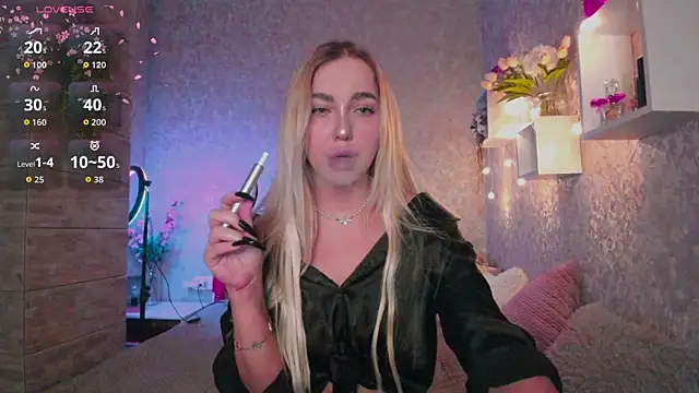 Mika Rayy online show from 11.21.25