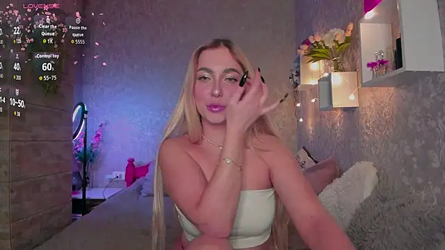 Mika Rayy online show from 11.25.25