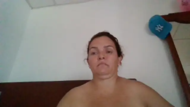 Snapshot of squirtlatinx chatting on 07.28.26 squirtlatinx online show from 07.28.26